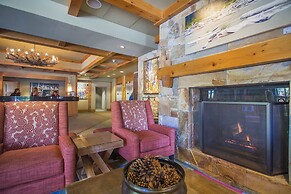 Carleton Lodge