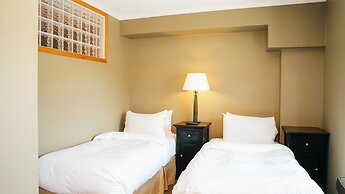 Carleton Lodge