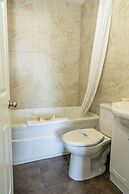 Hinton Highway Inn