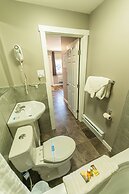Hinton Highway Inn