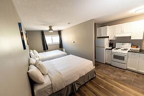 Hinton Highway Inn