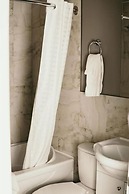 Hinton Highway Inn