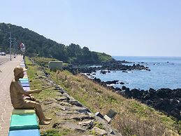 Maniju Pension