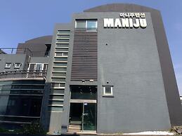 Maniju Pension