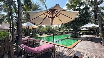 Baan Baitan Resort