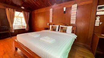 Baan Baitan Resort