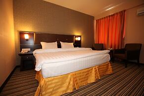 1 City Hotel