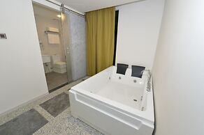 Unic Hotel