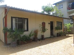 Inyathi Guest Lodge & Self Catering Chalets