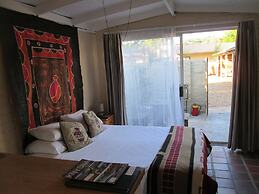 Inyathi Guest Lodge & Self Catering Chalets