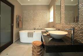 Scallop Guest Lodge