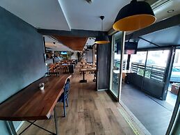 Sapko Airport Hotel