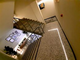 Sapko Airport Hotel
