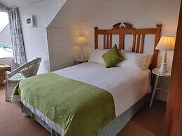 Yellowwood Lodge - Adults Only