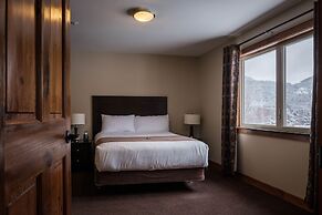 Marble Inn Resort