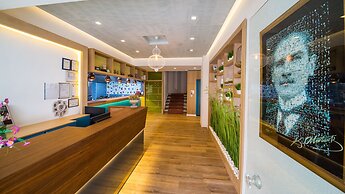 Honeymoon Hotel
