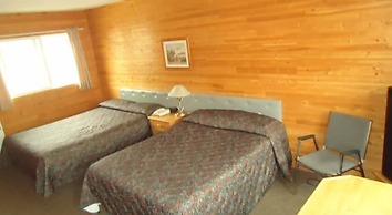 The Dreamland Motel