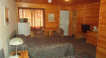 The Dreamland Motel