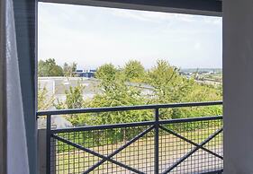 B&B HOTEL Amiens Longueau
