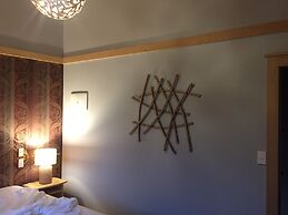 The River Lodge