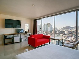 Lavilla Hotel