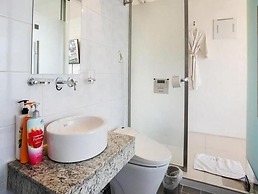 Lavilla Hotel