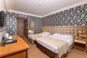 L’ETOILE BEACH HOTEL