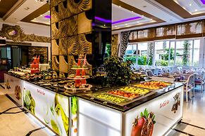 L’ETOILE BEACH HOTEL