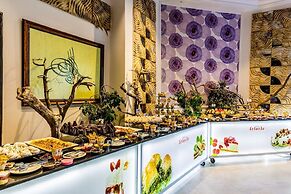 L’ETOILE BEACH HOTEL
