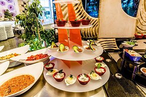 L’ETOILE BEACH HOTEL
