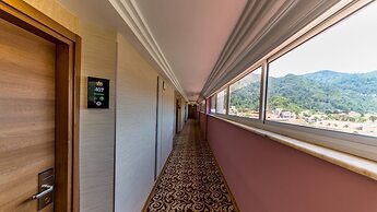 L’ETOILE BEACH HOTEL