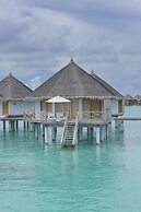 Angaga Island Resort & Spa