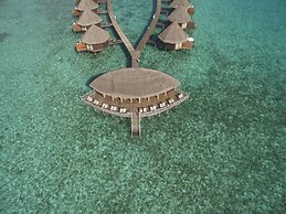 Angaga Island Resort & Spa