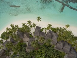 Angaga Island Resort & Spa
