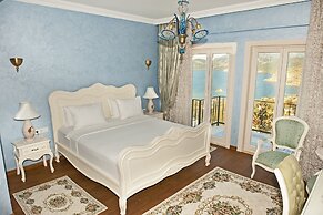 Swan Lake Boutique Hotel - Adults Only