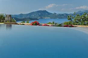Swan Lake Boutique Hotel - Adults Only