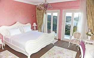 Swan Lake Boutique Hotel - Adults Only