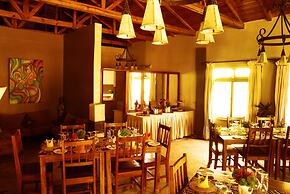 Ahadi Lodge