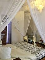 Ahadi Lodge