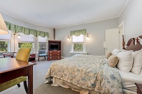Castle Manor Inn