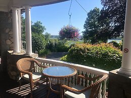 Castle Manor Inn