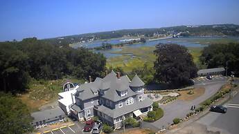 Castle Manor Inn