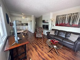 Arctic Fox Inn