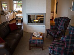 Arctic Fox Inn