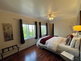 Arctic Fox Inn