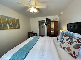 Arctic Fox Inn