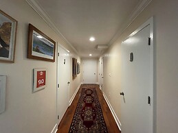 Arctic Fox Inn