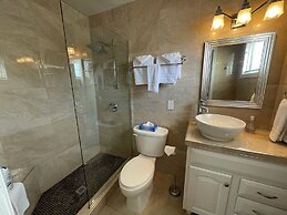 Arctic Fox Inn