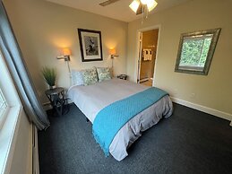 Arctic Fox Inn