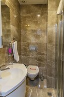 Ayramin Deluxe Hotel